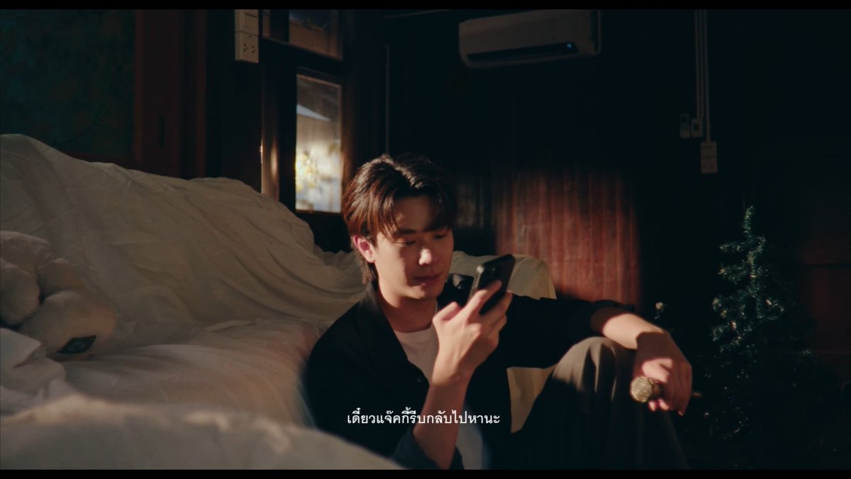 ooPtPtoo's tweet image. เหมือนได้เตือนตัวเองว่า ไม่ว่าจะเจอเรื่องราวอะไรมา ก็อย่าลืมกลับไปหาคนที่รักเรามากที่สุด คนที่รอเราอยู่เสมอ คนที่มีความสุขทุกครั้งเวลาที่ได้เจอเรา อย่างวันหยุดเทศกาล มีเวลาก็อยากกลับบ้านไปใช้เวลาอยู่กับครอบครัวให้ได้มากที่สุด🥹🤍
#Jackie_ไม่เป็นไรจริงๆ
#JackieJackrin