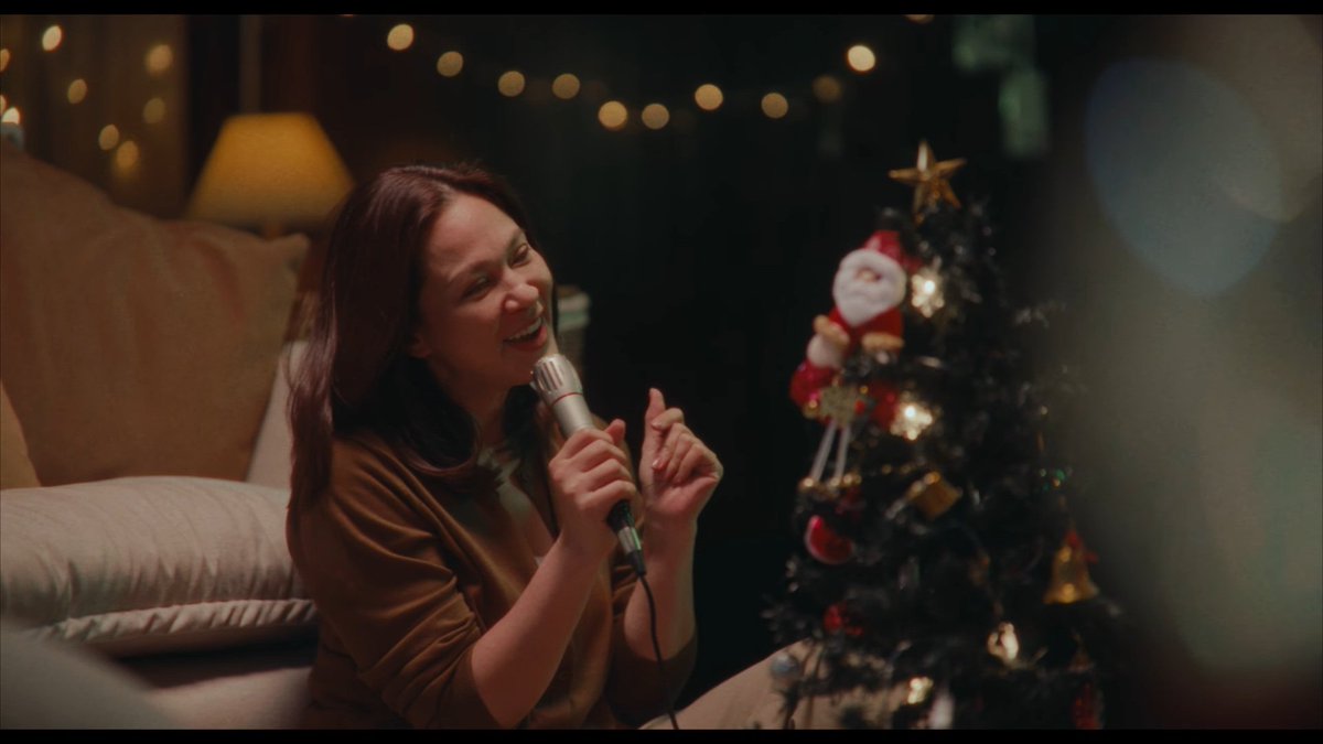 ooPtPtoo's tweet image. เหมือนได้เตือนตัวเองว่า ไม่ว่าจะเจอเรื่องราวอะไรมา ก็อย่าลืมกลับไปหาคนที่รักเรามากที่สุด คนที่รอเราอยู่เสมอ คนที่มีความสุขทุกครั้งเวลาที่ได้เจอเรา อย่างวันหยุดเทศกาล มีเวลาก็อยากกลับบ้านไปใช้เวลาอยู่กับครอบครัวให้ได้มากที่สุด🥹🤍
#Jackie_ไม่เป็นไรจริงๆ
#JackieJackrin