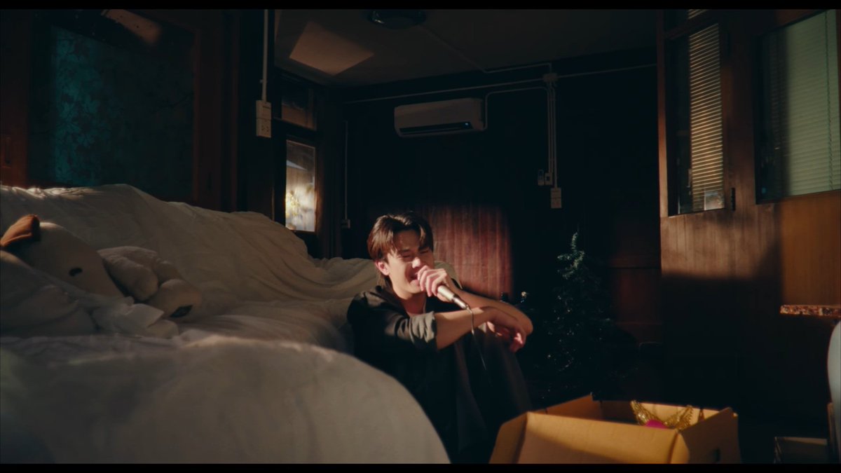 ooPtPtoo's tweet image. เหมือนได้เตือนตัวเองว่า ไม่ว่าจะเจอเรื่องราวอะไรมา ก็อย่าลืมกลับไปหาคนที่รักเรามากที่สุด คนที่รอเราอยู่เสมอ คนที่มีความสุขทุกครั้งเวลาที่ได้เจอเรา อย่างวันหยุดเทศกาล มีเวลาก็อยากกลับบ้านไปใช้เวลาอยู่กับครอบครัวให้ได้มากที่สุด🥹🤍
#Jackie_ไม่เป็นไรจริงๆ
#JackieJackrin