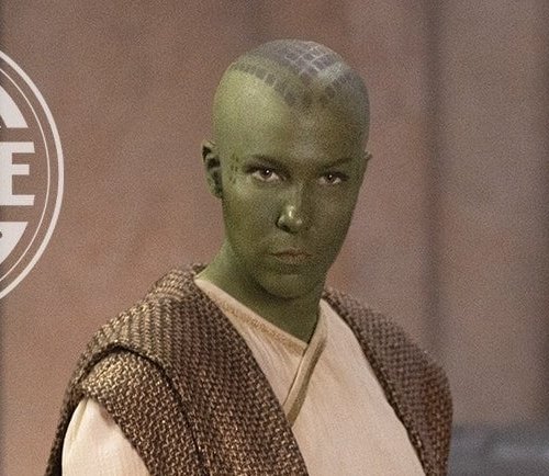 irose_R2's tweet image. The green makeup looking as good at is it does on Cynthia frustrates me as a Star Wars fan
