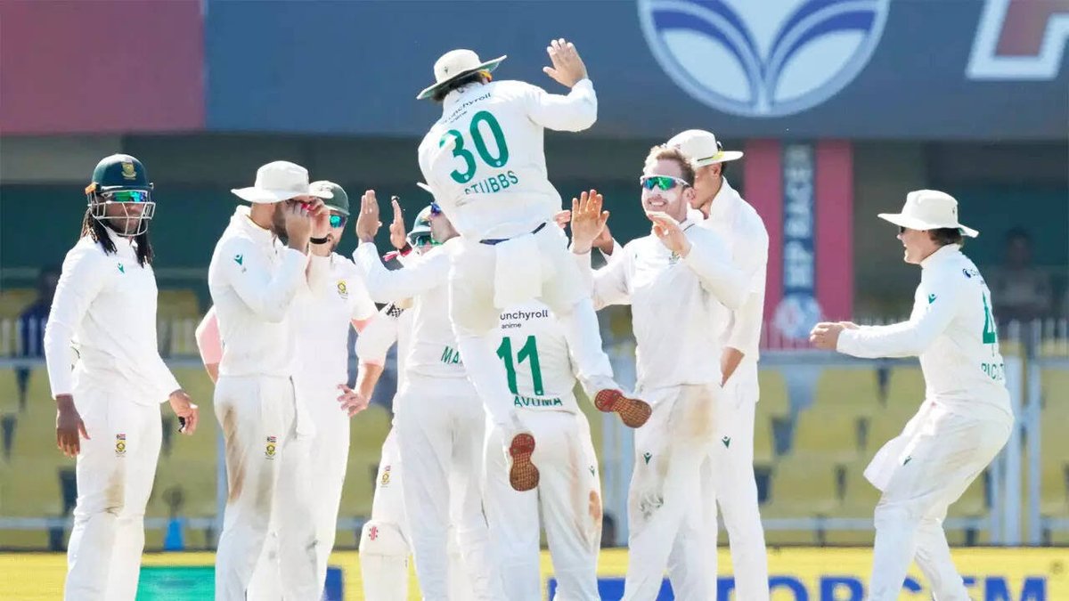 techknight_yt's tweet image. Another Test series loss at home. 🥺
This is exactly what happens when you pick a Test team based on IPL performances.
This is a real wake-up call for India to bring in proper Test-specialist players.

#IndianCricket #indvssa #TestCricket