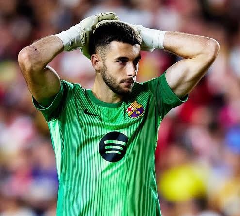 Blue_Footy's tweet image. Barca GK, Joan Garcia on losing 3-0 to Chelsea:

🗣 &quot;It was a complicated match, it was tough, it was very tough, and it was like that even before we got the red card with 11 men, we were left with ten players later and we tried to get everything we had out in order to fight for…