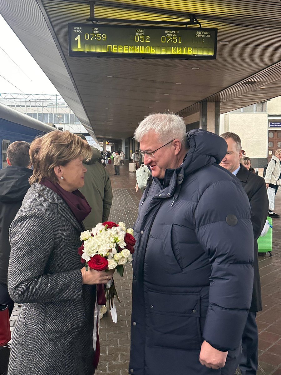 Arrived in Kyiv to engage and support our Ukrainian friends in pursuit of lasting peaceful European future. Thank you, <a href="/andrii_sybiha/">Andrii Sybiha 🇺🇦</a> , for your warm welcome!

The Latvian government and the whole of Latvian society #StandWithUkraine. 🇺🇦🇱🇻