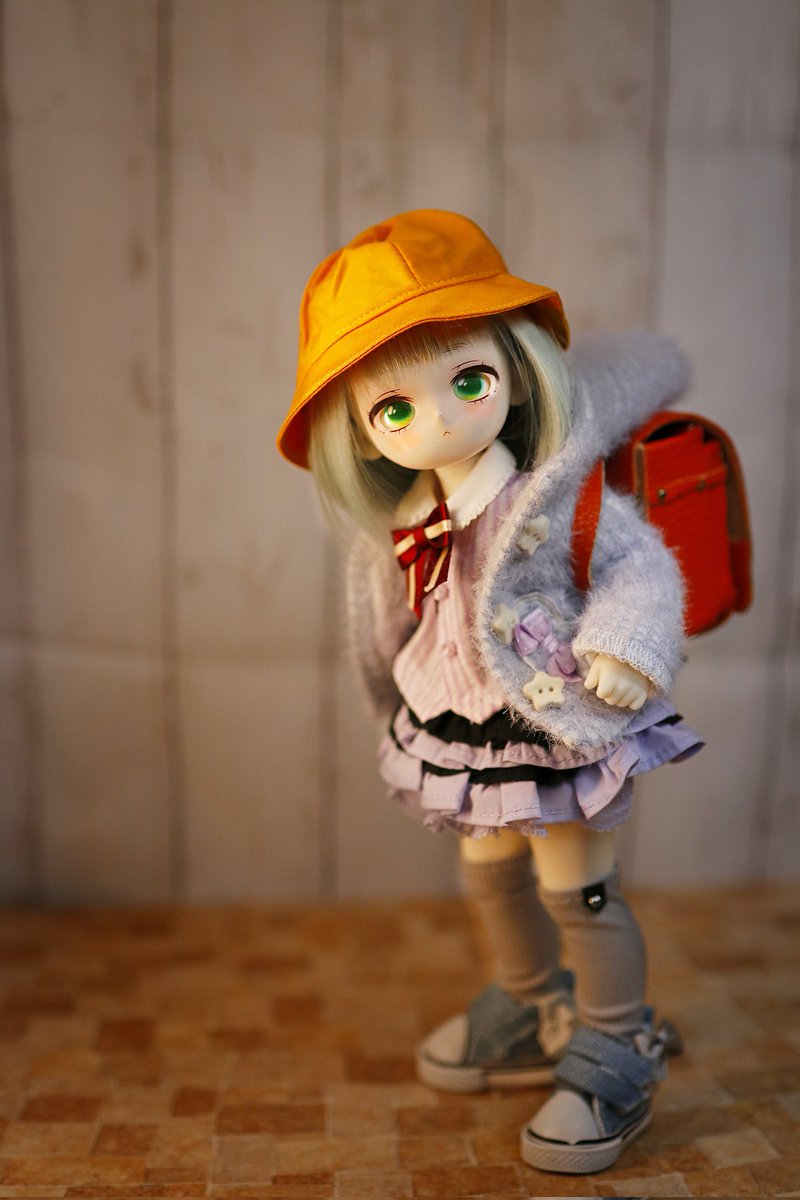 日の入りが早くなりましたね🍂
みんなも帰り道は気を付けようね

ケロ子:むっ！怪しい人が見てるケロ

怪しい人だ～れだ～？

#TinyFox