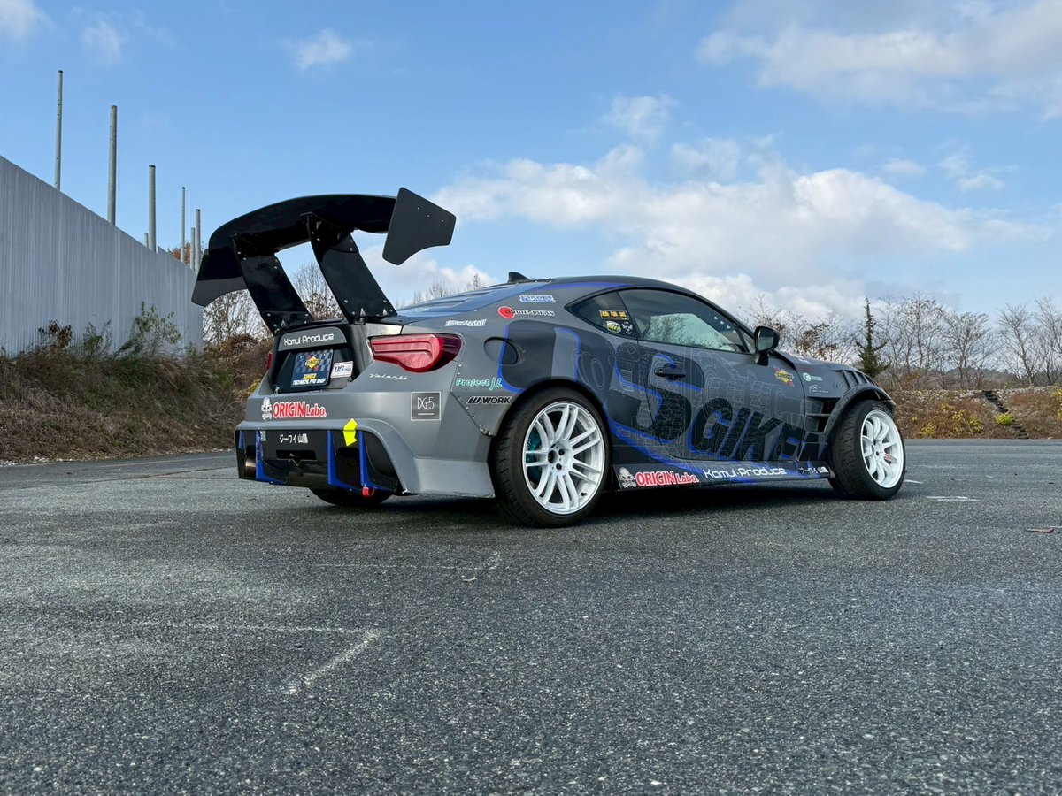 originlabo tweet media