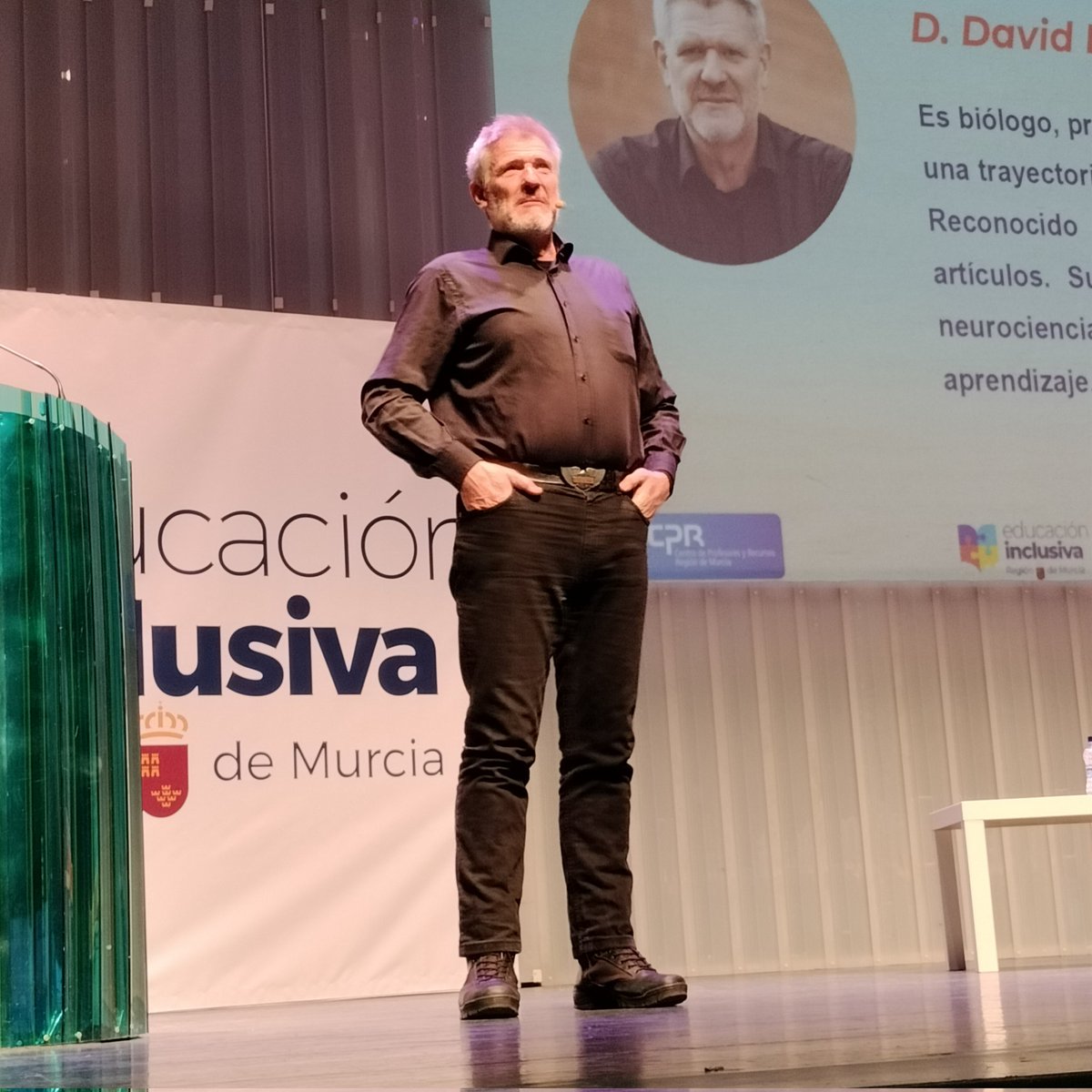 inclusivarm's tweet image. Arranca el segundo día del #IICongresoBienestarEmocional con la intervención de @DavidBueno33 sobre “Cerebro, emoción y arte para el bienestar” @Educarm @CPRRegionMurcia