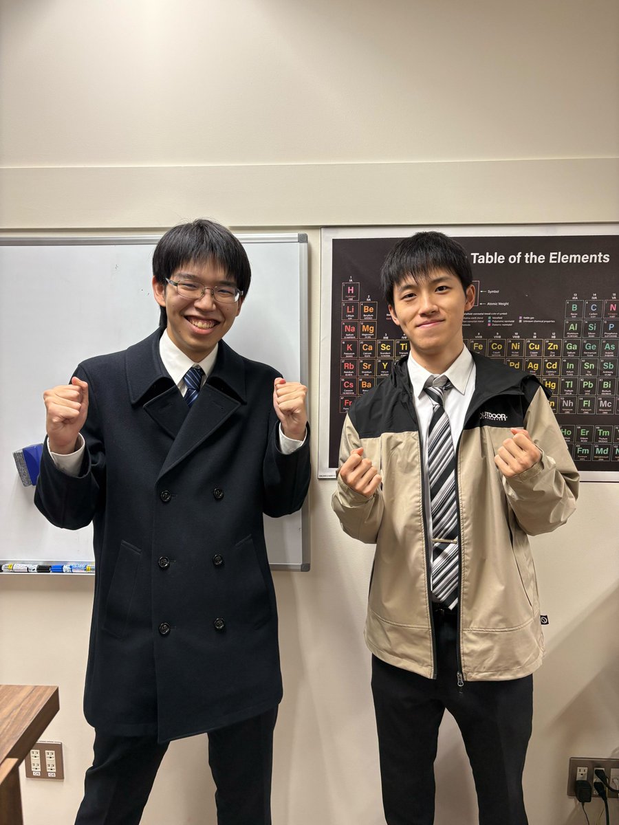 OFDLab_Tokyo's tweet image. 卒論中間発表の打ち上げを行いました
発表お疲れ様でした！