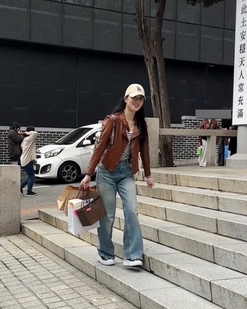 bbooyosoda's tweet image. 퇴길 때마다 헤헤가나디 모드로 등장하시는 분