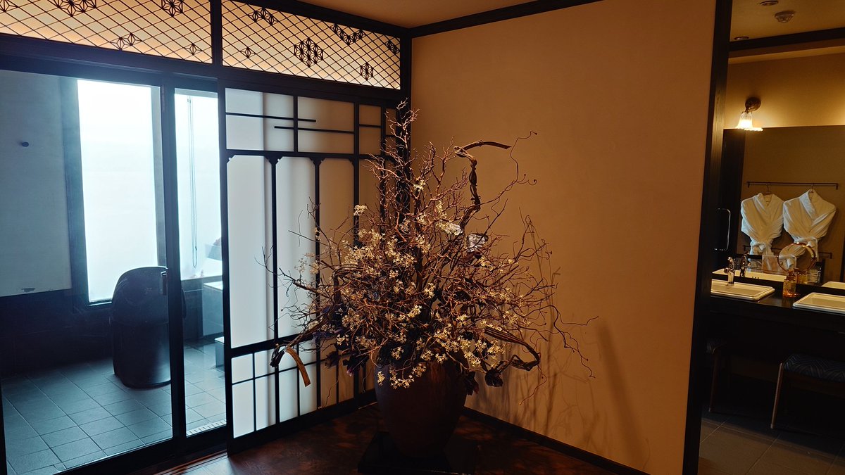mikado__'s tweet photo. 2年連続界から浮気しての新規開拓だったけど、
非常に良かった。
偶然にも知人の奥様の同級生の方が経営されていて、
ちょっと縁を感じたりもしたけど、
よくよく考えれば、
それはただの他人だった。

上諏訪温泉　しんゆ https://t.co/VYUfkaYg6z