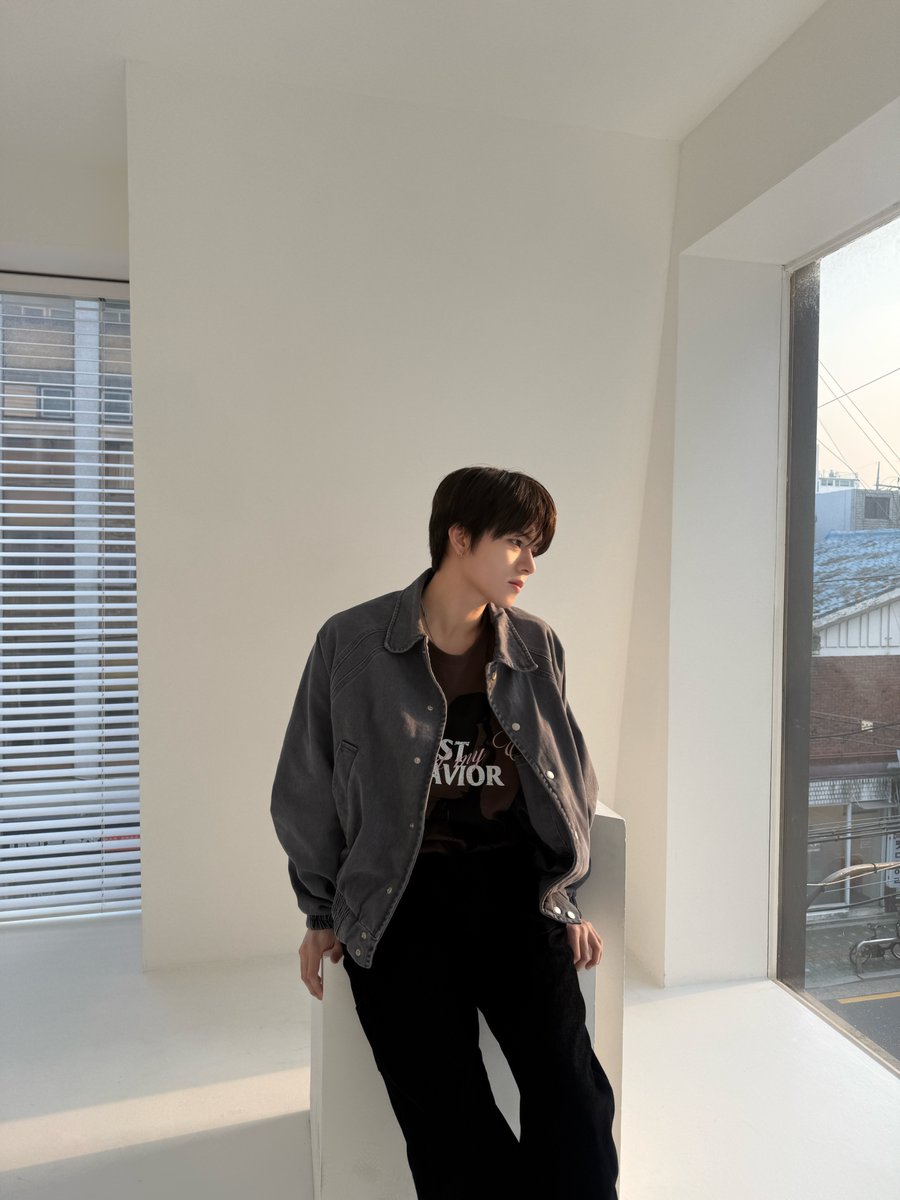 [#YORCH]
🌻☀️🌇
#POW #파우 #요치