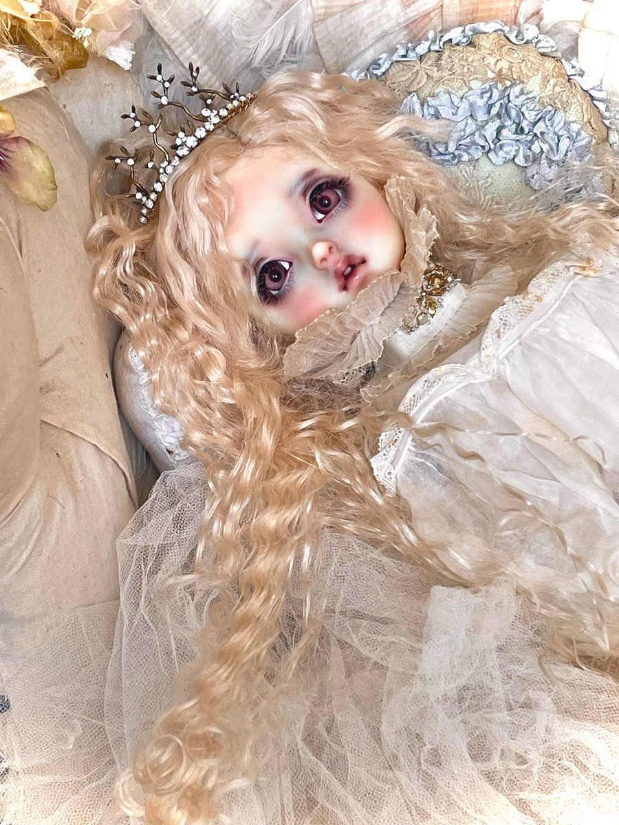 komadoritamago's tweet image. いばら姫のティアラ👑