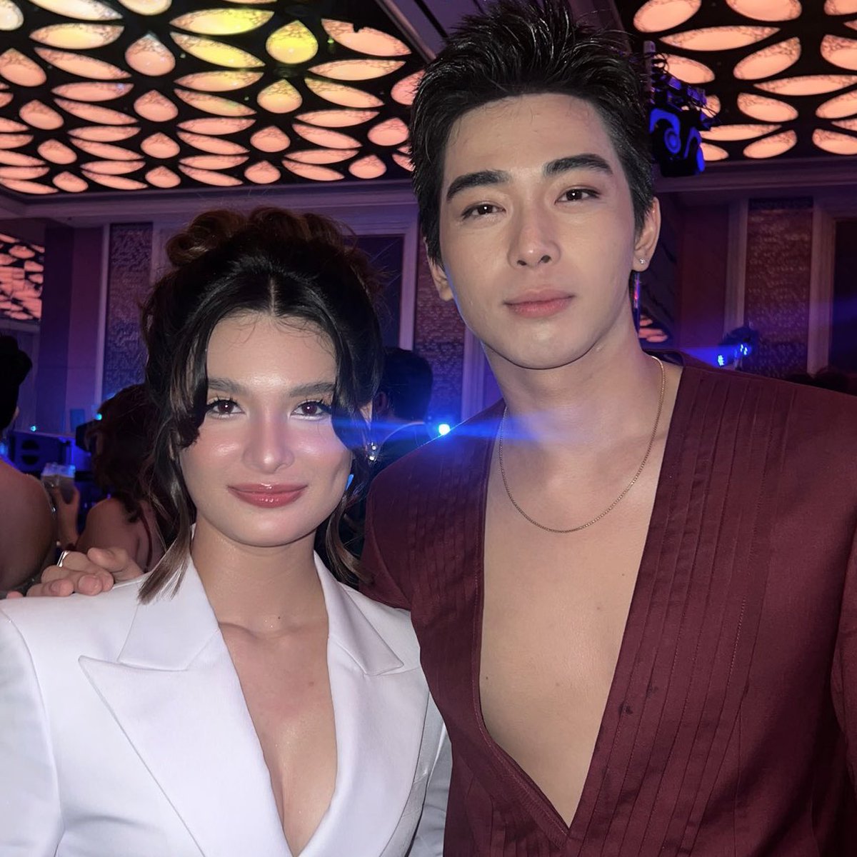 gelvrx's tweet image. halatang miss na miss niyo ang #AnjGel ah haha sabog notif ko from my past tweets 🫵🏻