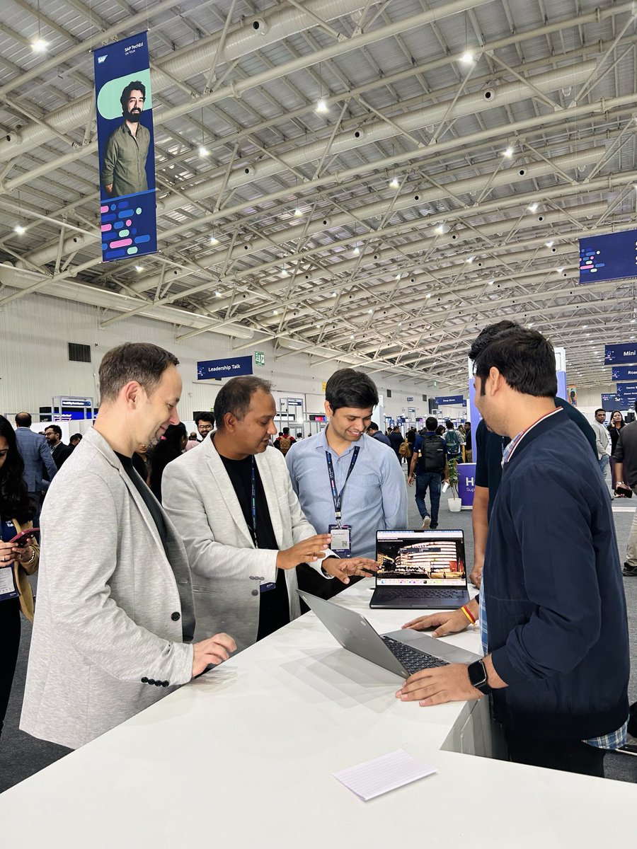 vartika1598's tweet image. Day 2 of #SAPTechEd 2025 is in full swing! 
Peeyush Chaurasia, Content Head - SAP Teched, showcasing our amazing innovations on the TechEd Showfloor to @Michael_Ameling, President - SAP BTP and Extended SAP Board Member, SAP SE.
@gangadharansind @Gopal__Anand
