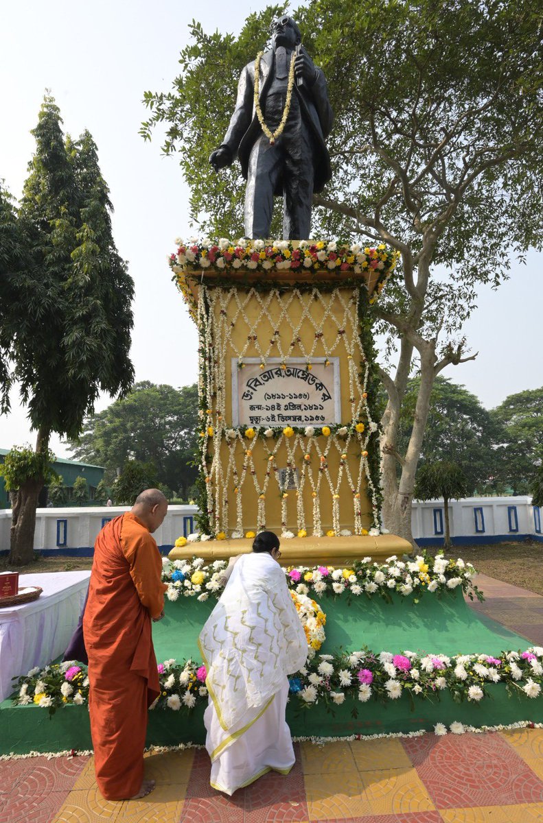 AITCofficial's tweet image. Smt. @MamataOfficial marked Constitution Day by paying homage to Dr. B. R. Ambedkar, a thinker whose vision continues to illuminate India’s democratic path.

Her tribute underscored a simple truth: governance must derive its legitimacy from constitutional ethics, not from brute…