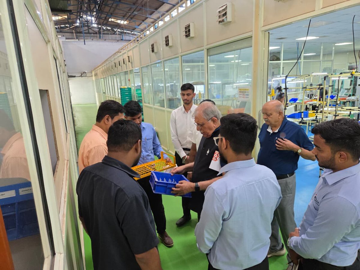 KaizenInstSA's tweet image. Smart workstation design enables true One-Piece Flow.

Our new modular setup and recent Gemba insights are helping streamline flow and improve operator convenience—another step toward operational excellence.

#Lean #OnePieceFlow #WorkstationDesign #Gemba #Kaizen #Opex