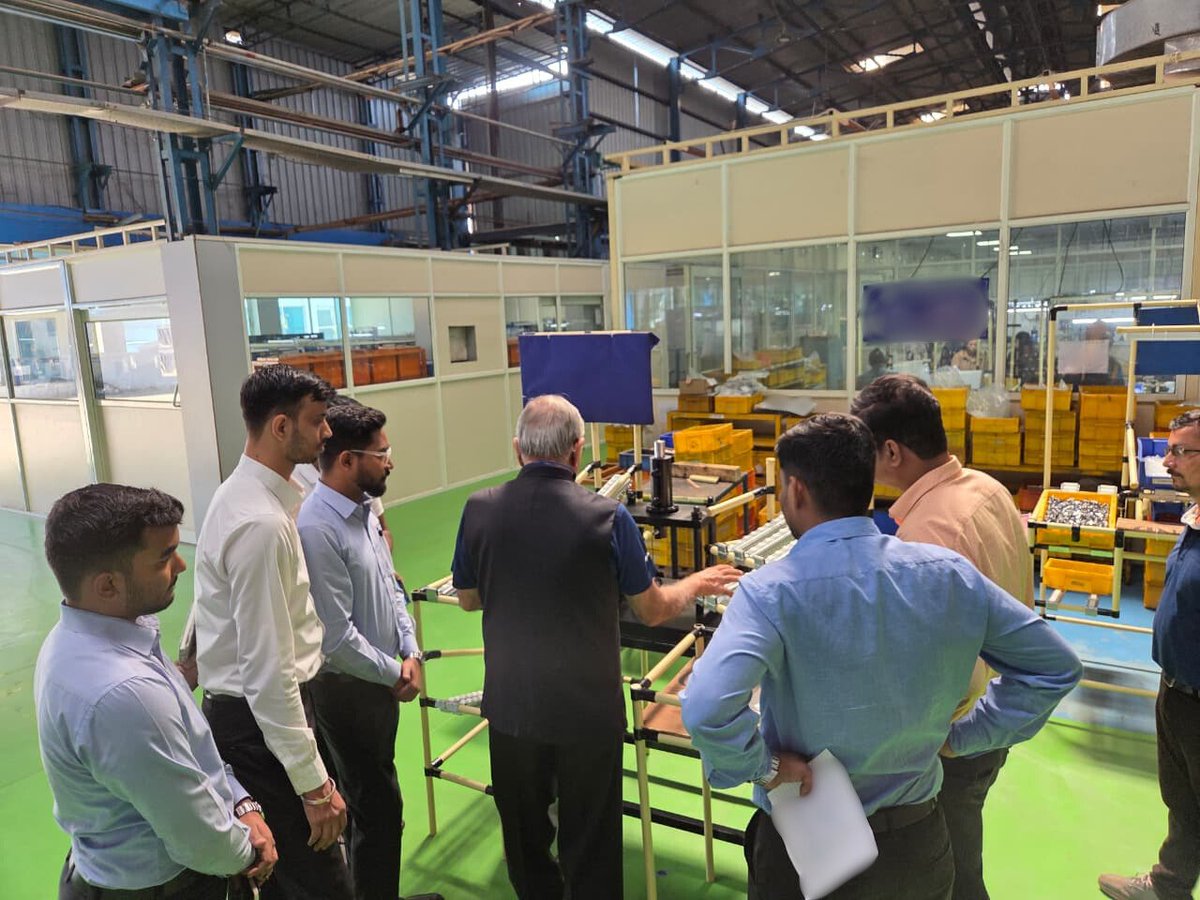 KaizenInstSA's tweet image. Smart workstation design enables true One-Piece Flow.

Our new modular setup and recent Gemba insights are helping streamline flow and improve operator convenience—another step toward operational excellence.

#Lean #OnePieceFlow #WorkstationDesign #Gemba #Kaizen #Opex