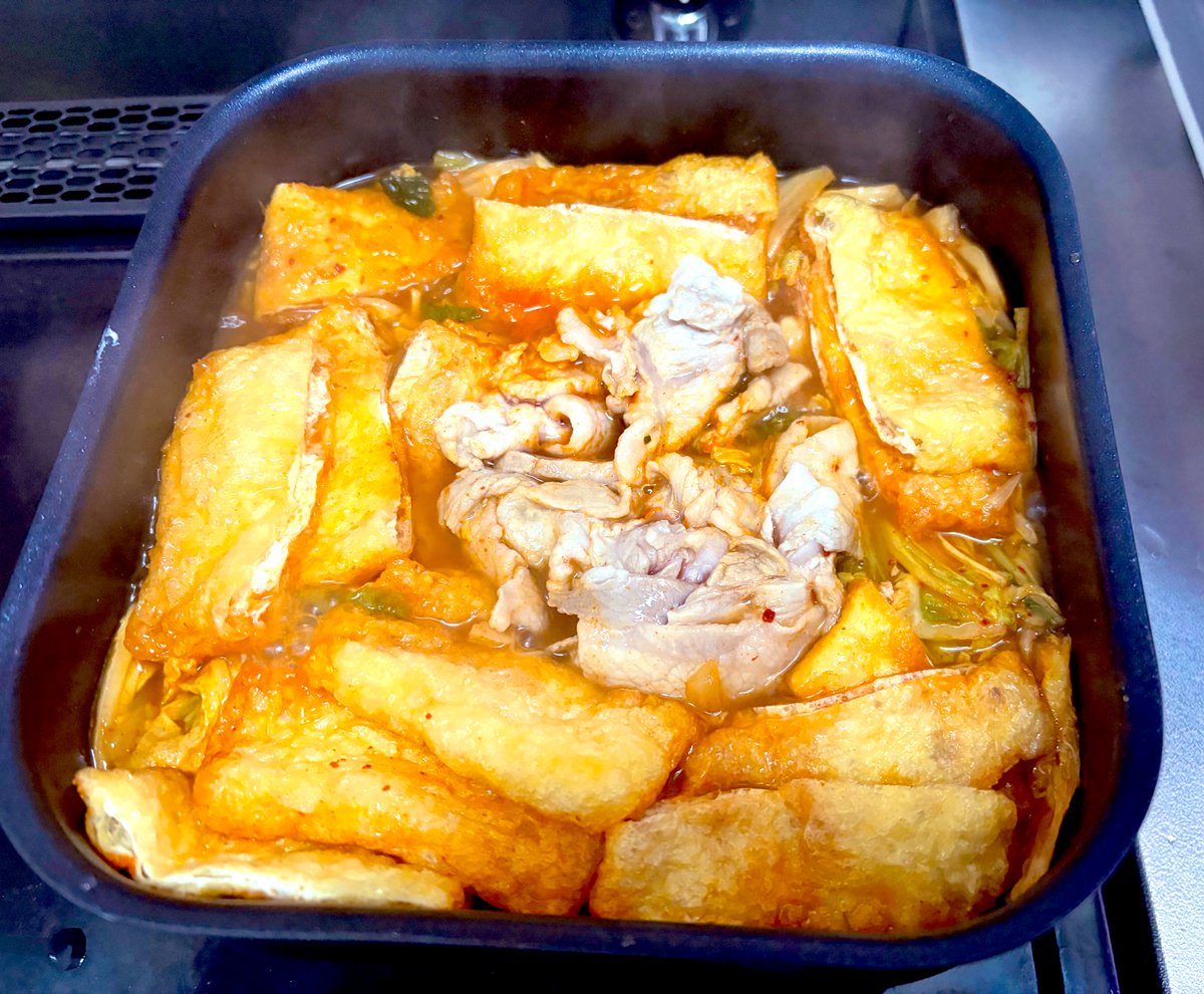 flapper_alice's tweet image. お仕事お疲れ様ってことで
鍋を作るよ🍲

油揚げを入れるのがポイント