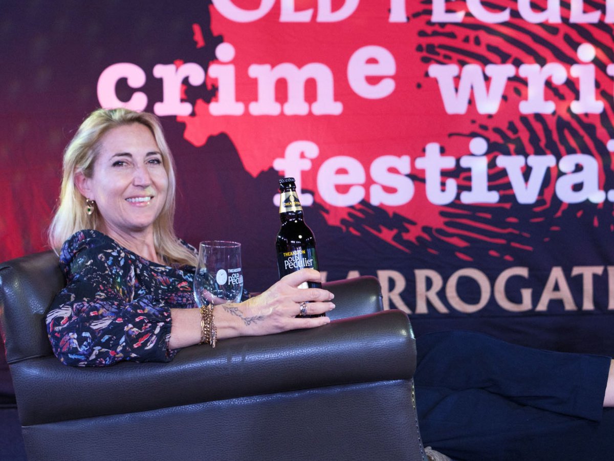 HarrogateFest's tweet photo. We're thrilled to announce the highly acclaimed “queen of the psychological thriller” &amp; bestselling writer @lisajewelluk as Programming Chair for the 2026 Theakston Old Peculier Crime Writing Festival.  

👉Find out more: https://t.co/r8fghgUmF0

@PenguinUKBooks @Theakston1827 https://t.co/xPjSrzmKnM