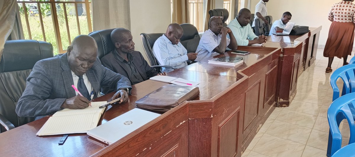 AruaCityUg's tweet image. Arua City Council is in session approving a supplementary budget to boost key services:

KfW Climate Resilience: UGX 568M
UNICEF Health: UGX 71M
IDI Health: UGX 107M
SUIDAC: UGX 1.9B for displacement-affected communities

#AruaCity #LocalGov #ServiceDelivery