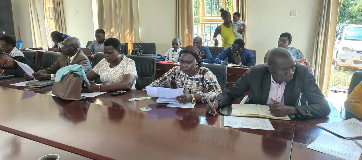 AruaCityUg's tweet image. Arua City Council is in session approving a supplementary budget to boost key services:

KfW Climate Resilience: UGX 568M
UNICEF Health: UGX 71M
IDI Health: UGX 107M
SUIDAC: UGX 1.9B for displacement-affected communities

#AruaCity #LocalGov #ServiceDelivery