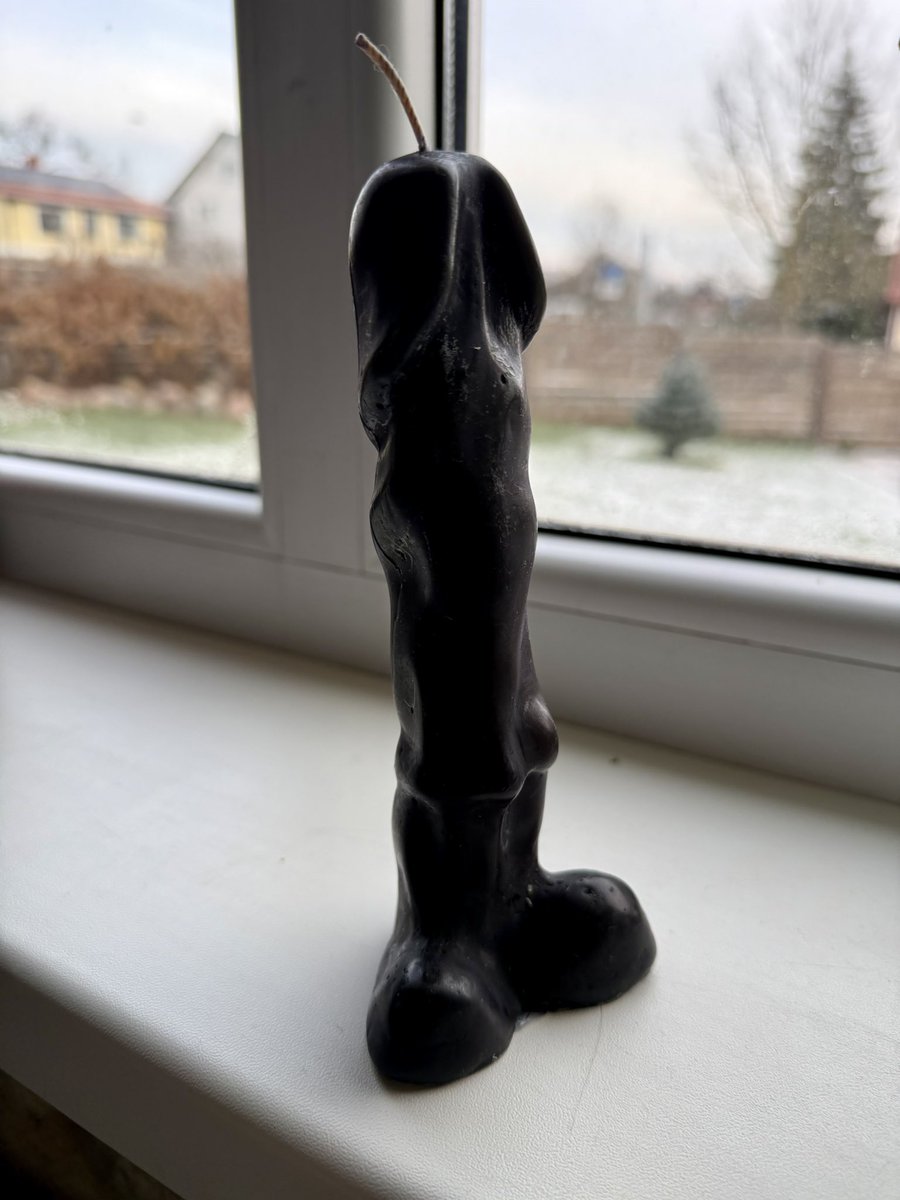 Saglabājusies svece roku darbs no pagājušā gada. Ražots Dobeles svecēs. Laist uz vairāk solīšanu? 🤔