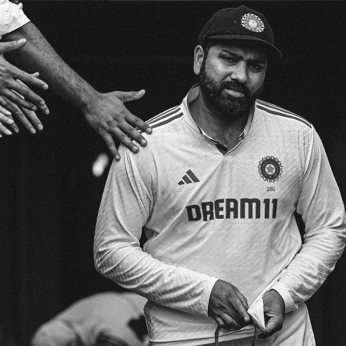 piyush_ranjan11's tweet image. Rohit Bhai it&apos;s the right time u can do what you&apos;re best at. pls run a negative PR campaign against Gambhir. we&apos;ll support you. ✌️