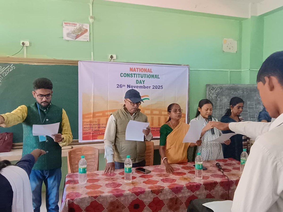 CBCGuwahati's tweet photo. CBC FO Silchar observed Indian Constitution Day at Taruni Mohan Das Laskar Academy High School, Kanakpur Part-II, Silchar. 

The programme featured a collective Preamble reading, an engaging quiz competition, and a PRT performance on the theme.

#NationalConstitutionDay @CBC_MIB https://t.co/7sQ9vlb7CY