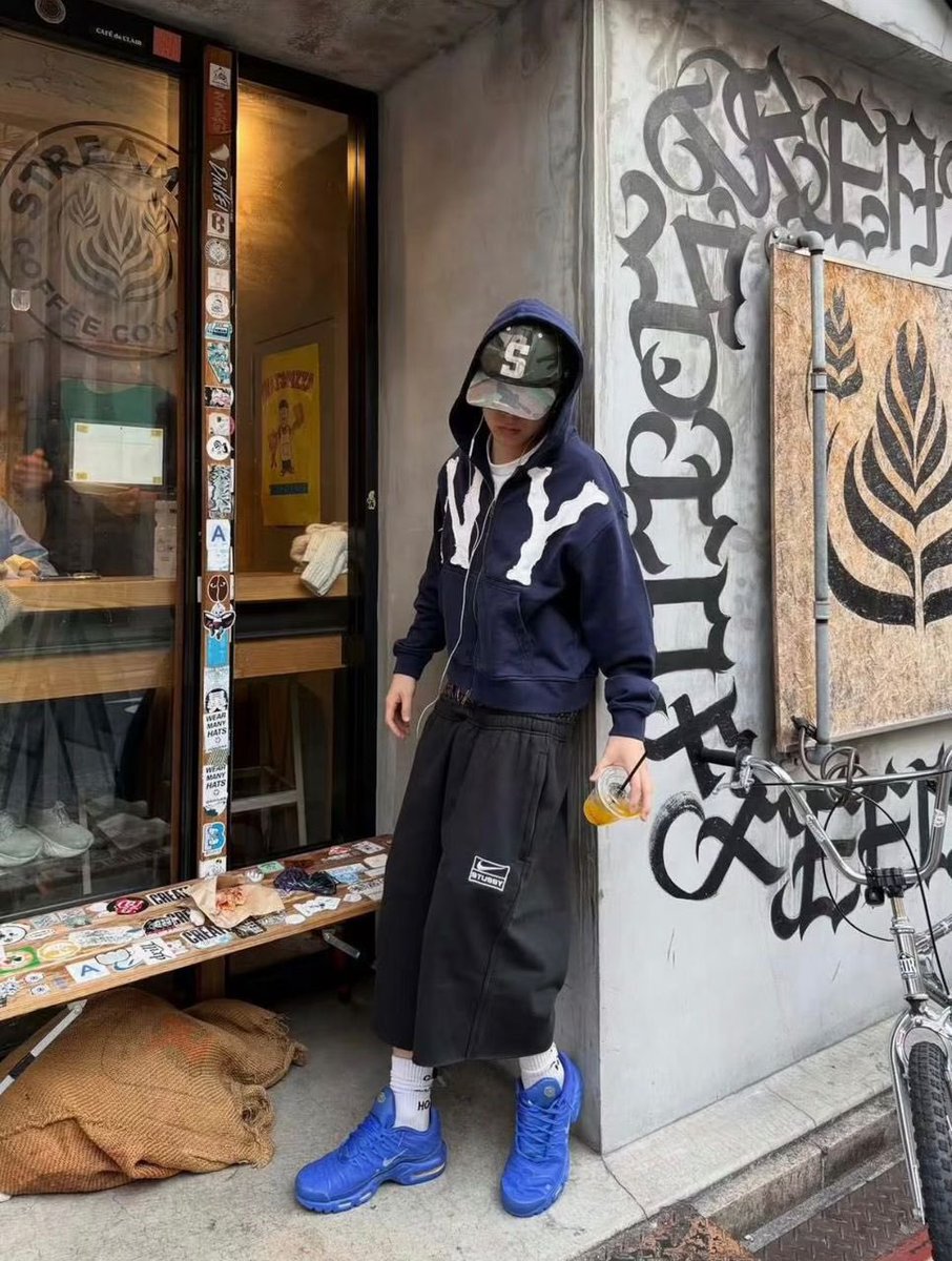 mobstyledng's tweet image. Memory lane park new york hoodie 
🏷️ 75,000