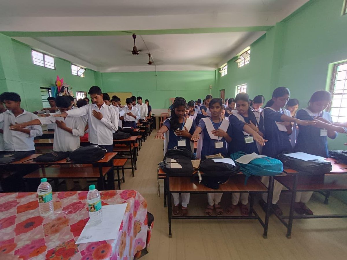 CBCGuwahati's tweet photo. CBC FO Silchar observed Indian Constitution Day at Taruni Mohan Das Laskar Academy High School, Kanakpur Part-II, Silchar. 

The programme featured a collective Preamble reading, an engaging quiz competition, and a PRT performance on the theme.

#NationalConstitutionDay @CBC_MIB https://t.co/7sQ9vlb7CY