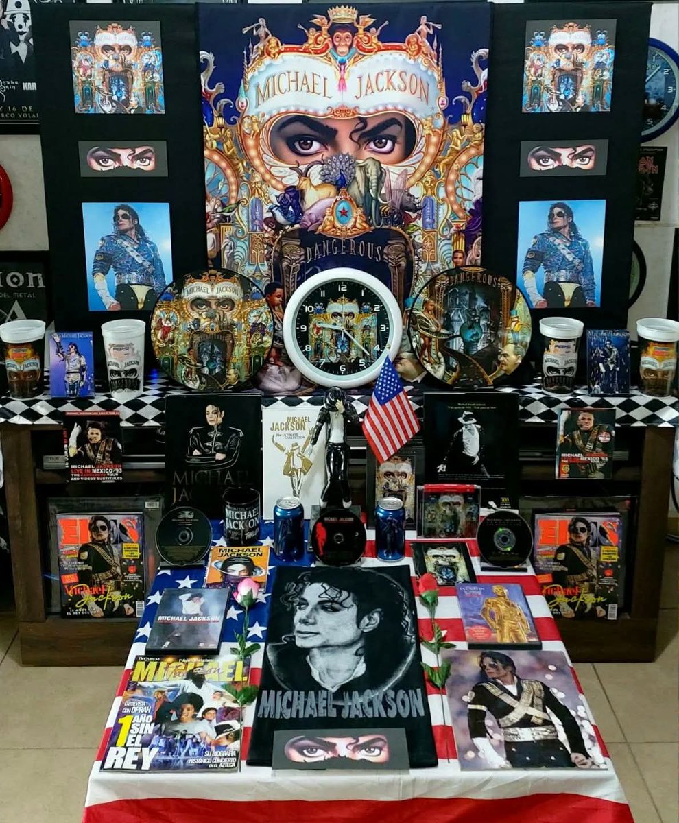 Serry_Maiden666's tweet image. 𝑴𝑰𝑪𝑯𝑨𝑬𝑳 𝑱𝑨𝑪𝑲𝑺𝑶𝑵 - &quot;𝑫𝒂𝒏𝒈𝒆𝒓𝒐𝒖𝒔&quot; 🌎👑 🕴🏽🇺🇸

It was released On: November 26, 1991 📀

*𝑴𝒊𝒄𝒉𝒂𝒆𝒍 𝑱𝒂𝒄𝒌𝒔𝒐𝒏* becomes the first artist in history to reach the top 10 of the &quot;Billboard Hot 100&quot; chart in six consecutive decades.😯
#MichaelJackson
#vinyl