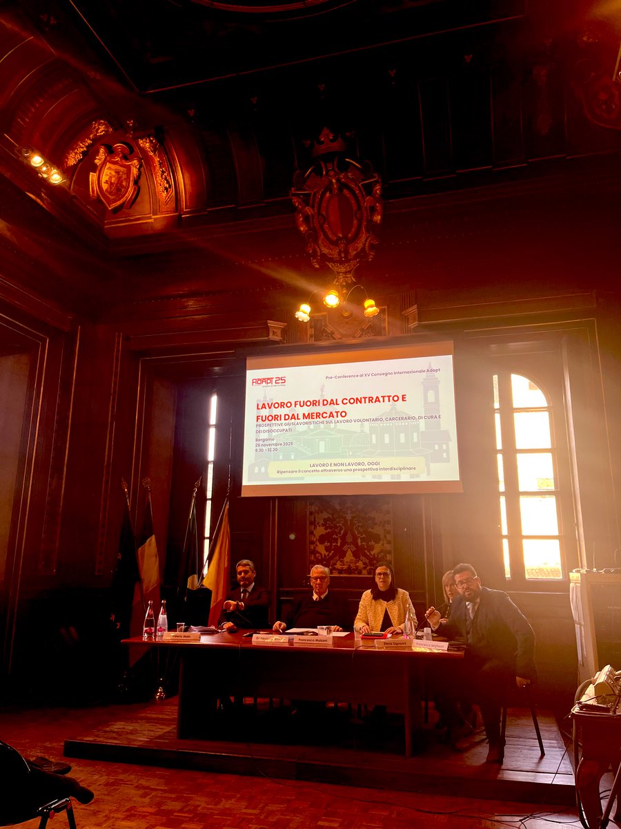 chialtilio's tweet image. Inizia #ADAPTConference2025.
Questa mattina introduciamo il tema di questa XV edizione ovvero il confine tra lavoro e non lavoro, adottando una prospettiva giuslavoristica. Focus sul lavoro volontario, carcerario, di cura e dei disoccupati @ADAPT_bulletin @adaptland