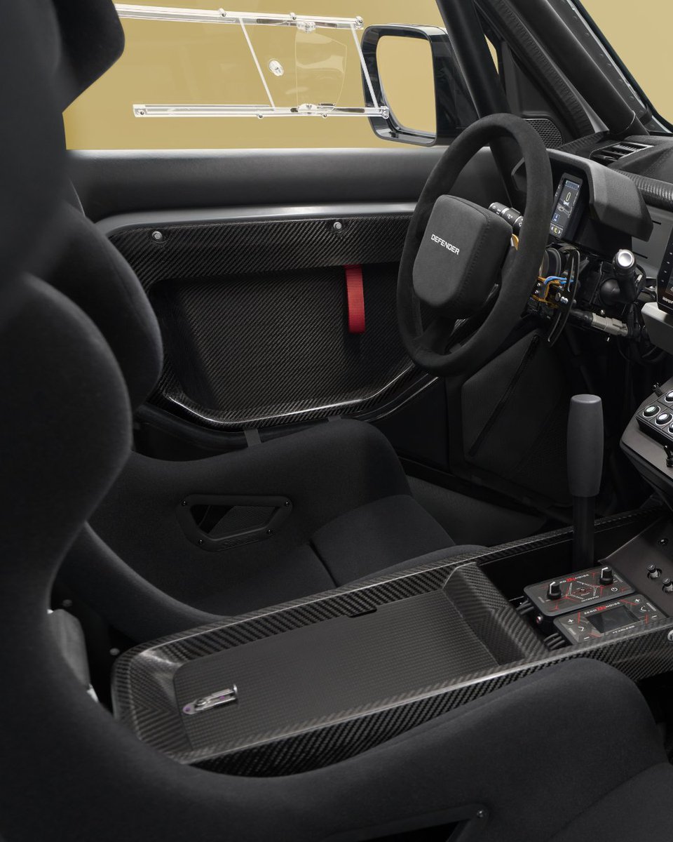 AUTOTODAYMAG's tweet image. The toughest Defender is now Dakar-ready. Meet the Defender Dakar D7X-R, Defender&apos;s official entry for the 2026 World Rally‑Raid Championship (W2RC), ahead of its debut at the Dakar Rally in January. 
#DefenderDakar #Defender #Dakar2026