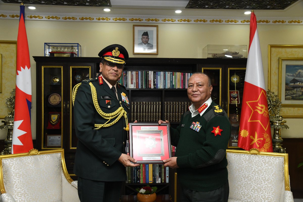 IndiaInNepal's tweet image. Lt Gen Anindya Sengupta, PVSM, UYSM, AVSM, YSM, GOC-in-C, Central Command, Indian Army called on Gen Ashok Raj Sigdel, COAS, NA &amp;amp; Hony Gen of Indian Army at the NA Headquarters, and discussed measures to further strengthen defence cooperation between India and Nepal.…