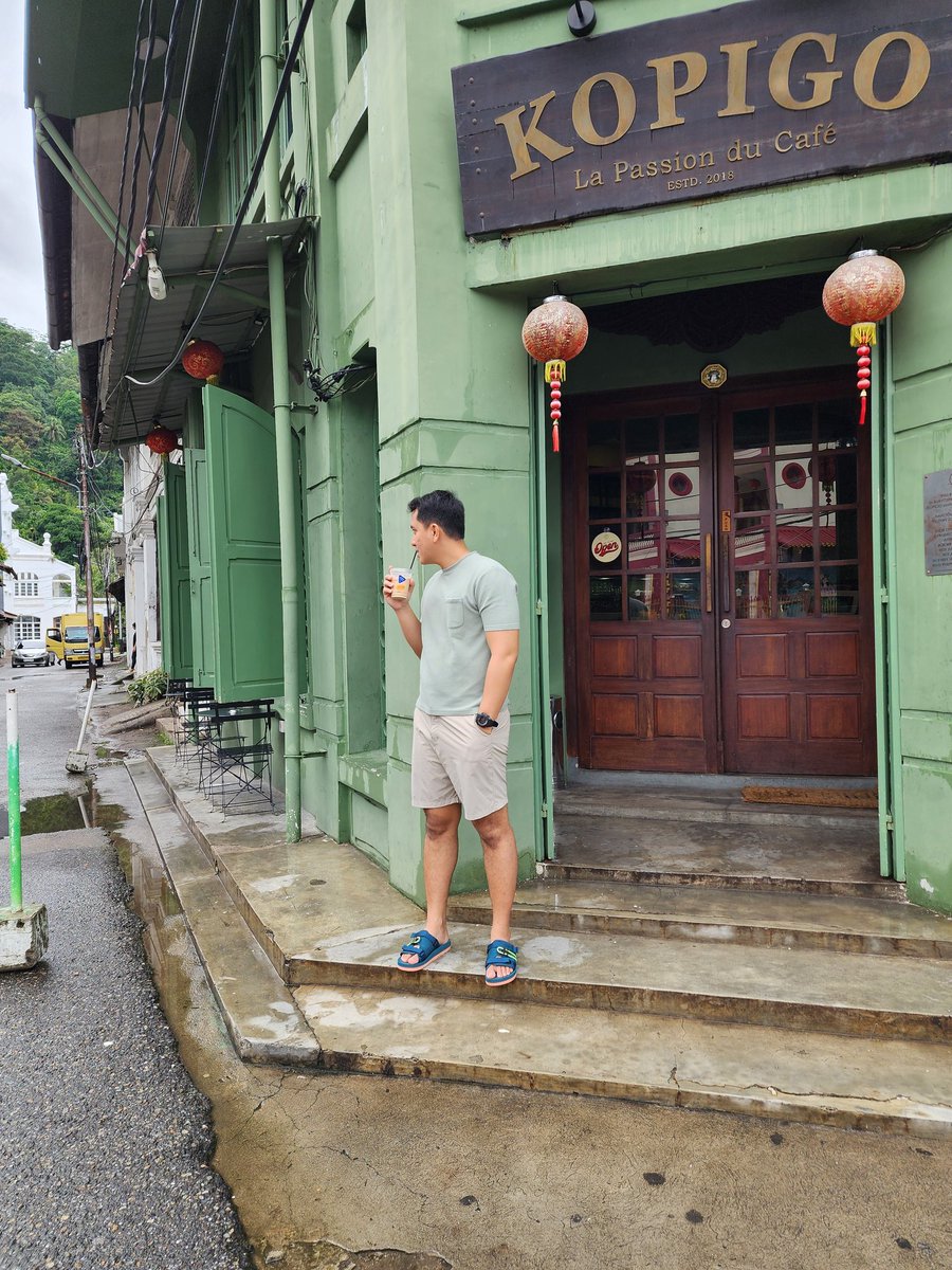 urfutureboy5's tweet image. 🥃😋