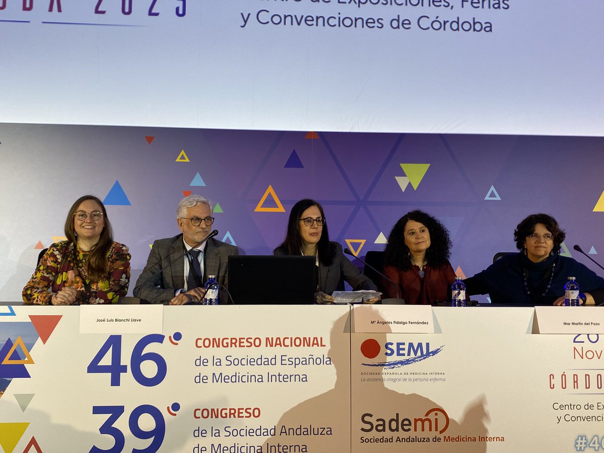 Comienza #46SEMI

Nuestro grupo ya está en su primera mesa. 

📍 Anticoagulacion en situaciones complejas 

➡️ Paciente paliativo <a href="/CarmeFont2/">Carme Font</a> 
➡️Anticoagulacion más allá de los 6 meses Dra. Martín Del Pozo 
➡️ Paciente psiquiátrico Dra Sanchez del Hoyo

<a href="/Sociedad_SEMI/">#46SEMI Sociedad Española de Medicina Interna</a>