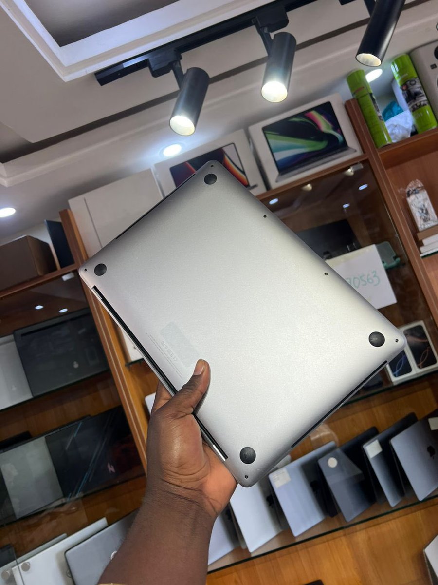 TechShackHQ's tweet image. *2017 MACBOOK PRO*
•INTEL CORE i7 
•8GRAM 
•512SSD 
•TOUCHBAR✅
•FINGER PRINT ✅
•KEYBOARD LIGHT 💡
Charger 🔌 

Ghc: 6k
☎️0241636577