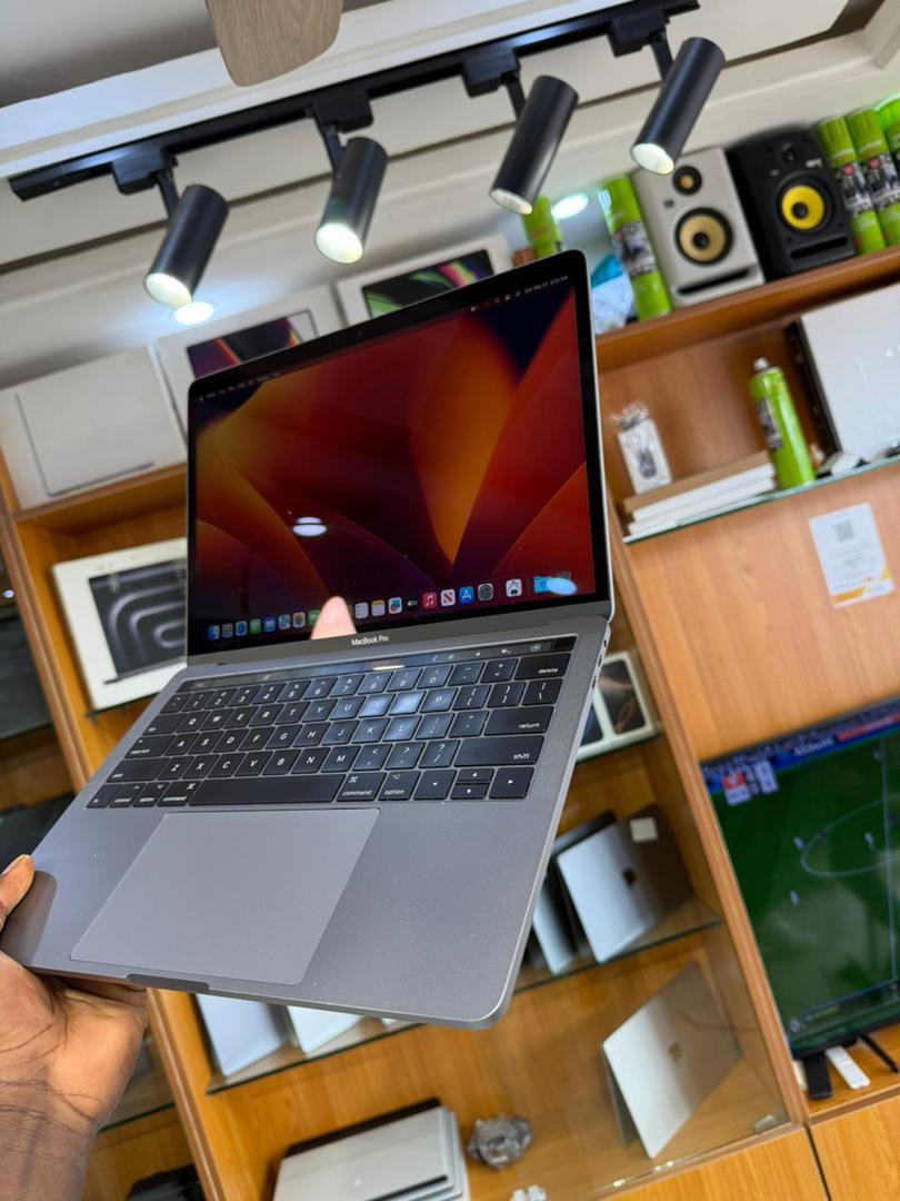 TechShackHQ's tweet image. *2017 MACBOOK PRO*
•INTEL CORE i7 
•8GRAM 
•512SSD 
•TOUCHBAR✅
•FINGER PRINT ✅
•KEYBOARD LIGHT 💡
Charger 🔌 

Ghc: 6k
☎️0241636577