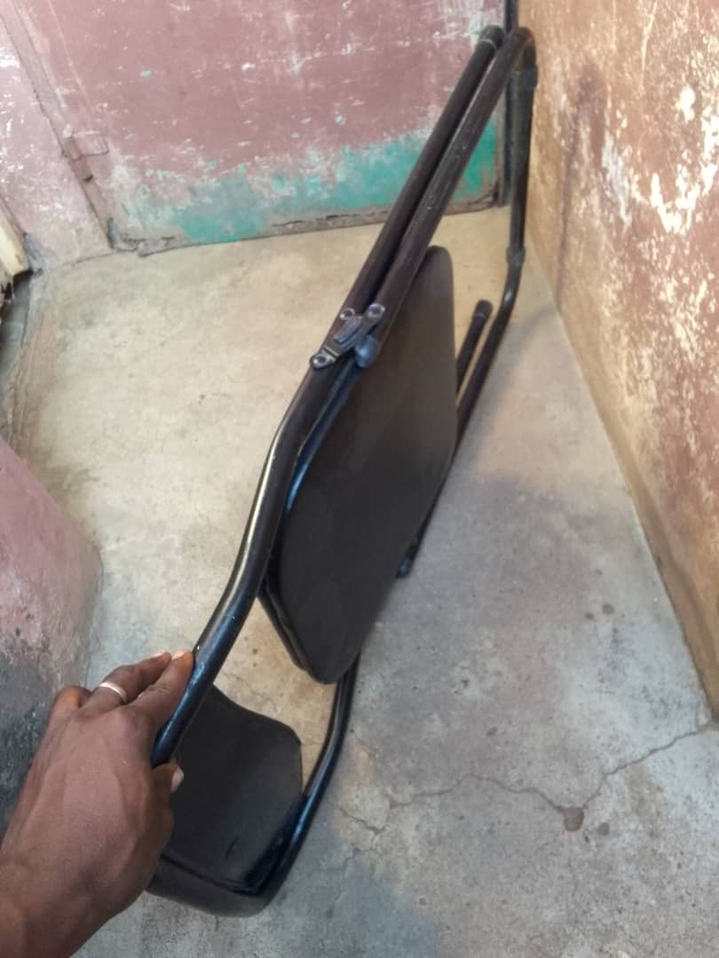 yardsaleplug's tweet image. A foldable chair available 

Fairly used

N13,000 (slightly negotiable)

Location: Jos

Contact: 08072472687

#yardsale #Declutter #JosNigeria