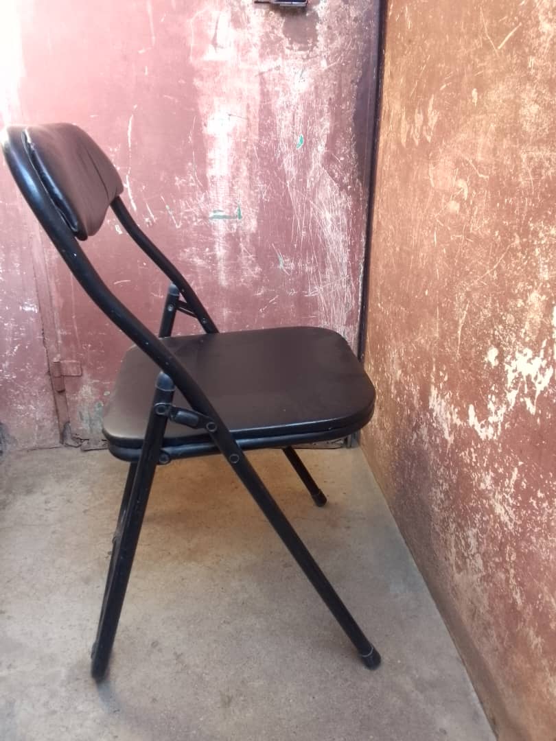 yardsaleplug's tweet image. A foldable chair available 

Fairly used

N13,000 (slightly negotiable)

Location: Jos

Contact: 08072472687

#yardsale #Declutter #JosNigeria