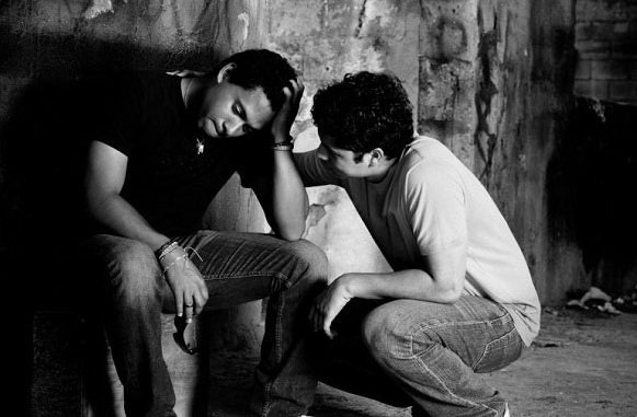 "قد يأتي من يخبرك بِأن ضحكتك هي أجمل ما رأَت عينه .. فلا تذبل وأنت الذى اعتاد الجميع أن يراك مزهراً " (م)

#جماليات