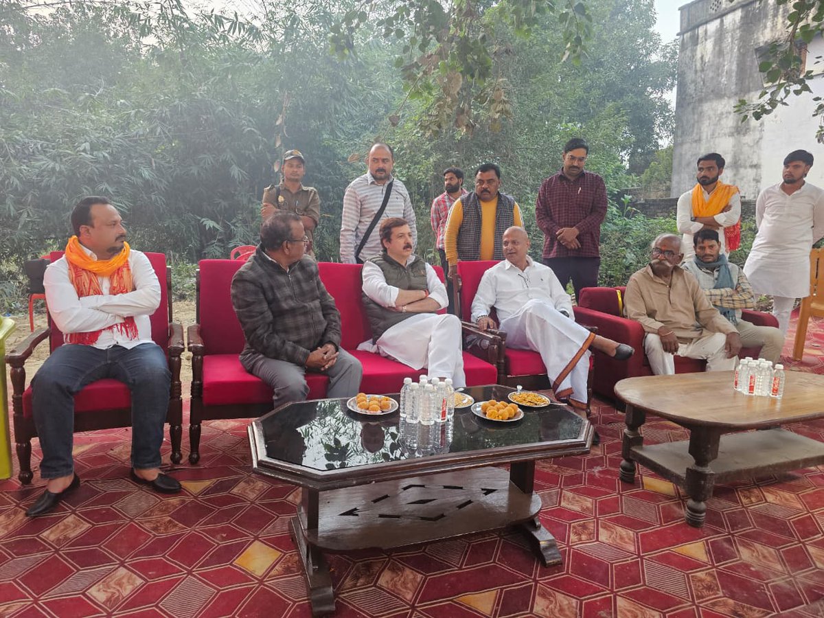 MDhananjaySingh's tweet image. रामनगर भरसड़ा में आयोजित प्रभु श्री हनुमान जी की मूर्ति प्राण-प्रतिष्ठा कार्यक्रम में उपस्थित होकर आशीर्वाद प्राप्त किया।

प्रभु श्री हनुमान जी की कृपा हम सब पर बनीं रहे।

#जय_हनुमान🚩