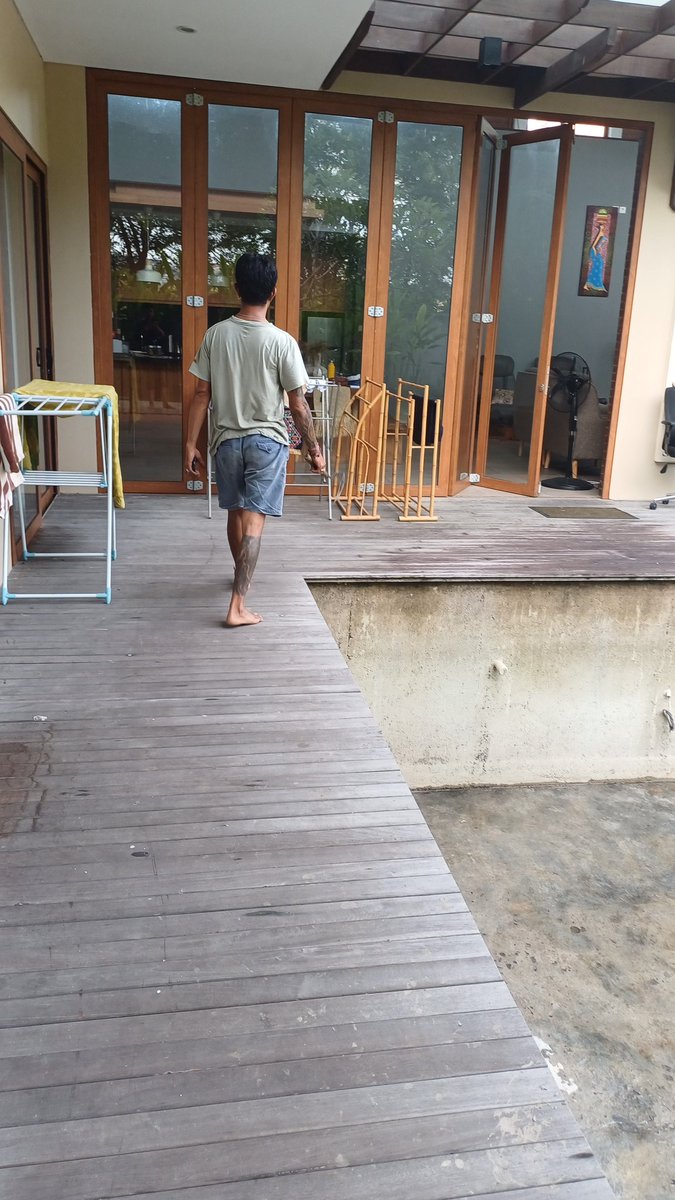 edy___swata's tweet photo. Siap menerima jasa bersih-bersih villa dan rumah. Daerah Kuta Selatan, Badung, Bali.🤣😭🤙 https://t.co/7oh6EZ9kVy
