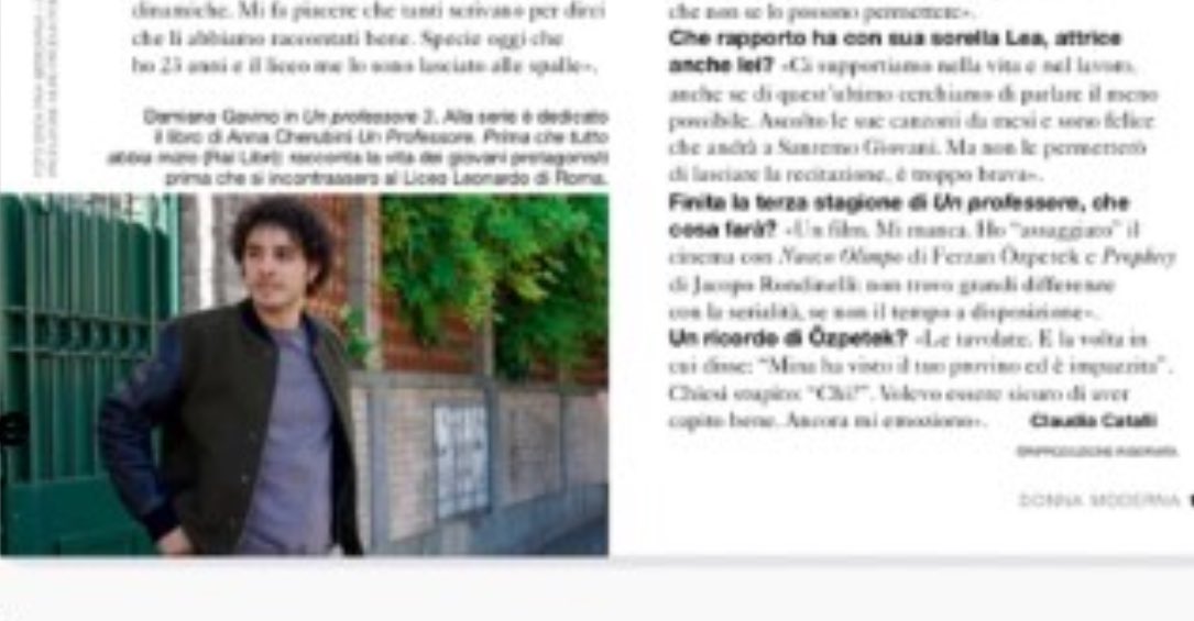 gavinoupdates's tweet image. “Finita la terza stagione di Un professore, che cosa farà?”
“Un film.” 👀