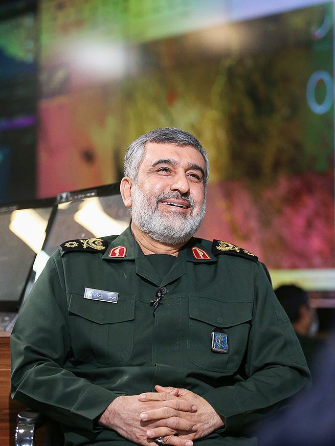 f_mustafavi's tweet image. و ما دلتنگ اَبر مردی هستیم که پرورش یافته ی مکتبِ بسیج بود... 
#بسیج_مردم