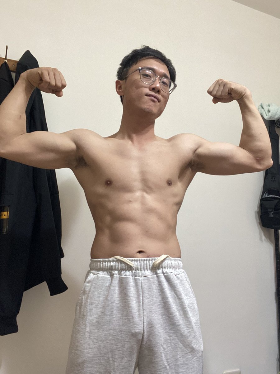 人家都叫我都不要這麼老實
可是我油條不起來呀
我只是個戴眼鏡的宅宅
#晚安