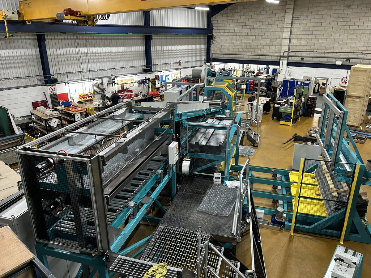 boxer_design's tweet image. A feel of the sheer scale of the Metal Lath Production Line. One of @boxer_design  rollformers. A full spec can be found: boxer-design.co.uk/automated-meta…

#rollforming #rollformingmachine #sheetmetal #industrialmachinery