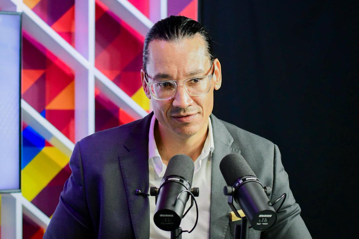 SecPrensaSV's tweet image. #SAS | “Hemos establecido la facilidad para establecer y crear empresas en El Salvador. Las Sociedades por Acción Simplificada ahora son el modelo societario por excelencia, porque la gran parte de nuestros comerciantes la están ocupando por sus facilidades de ser unipersonales,…