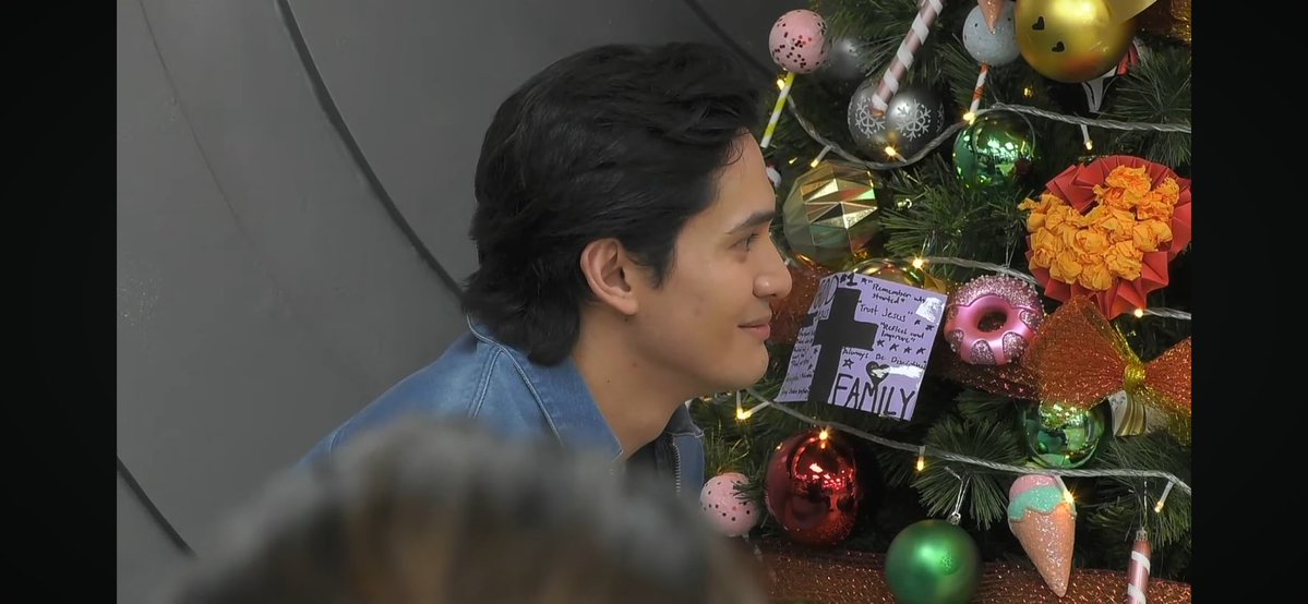 PBBabscbn's tweet image. Eliza hears her father’s message to her. 🥹

#PBBCollab20KuyaRuru