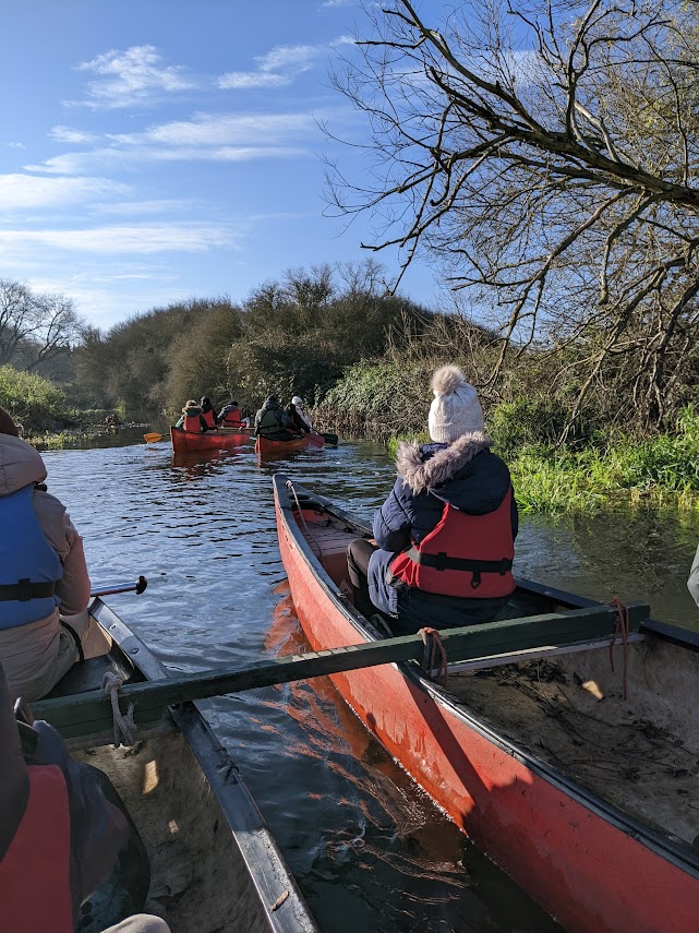 fairplayOEC's tweet image. A busy and frosty morning for @TollgateE138SA who are taking part on the Zip Wire, Giant Swing, Canoeing and the High Ropes. They will have earned their S'mores around the camp fire later!
#outdooradventures 
#outdoorlearning
#wintersun