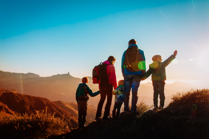 ✈️🧳¿Viajas en #familia? 
👉 Ayúdanos a conocer tus necesidades y mejorar el #turismofamiliar con nuestra encuesta del <a href="/SelloTurismoFam/">SelloTurismoFamiliar</a>.
🏕️ ¡Participa y gana un fin de semana en familia en un camping #Hutoppia! es.surveymonkey.com/r/XIIIEstudioF…